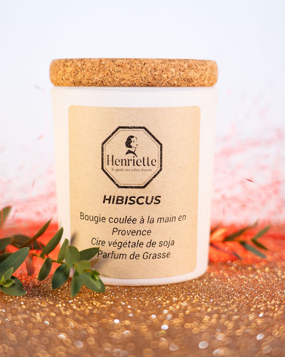 Bougie Hibiscus, bougie parfumée artisanale en cire végétale Henriette, fabriquée à la main en Provence : Hibiscus ✨ Un souffle d’évasion et de fraîcheur dans votre intérieur